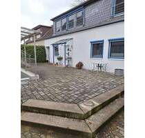 Reserviert! 1-FMH auf Eigentumsgrundstück, mit 2 Eingängen, Doppelcarport und 4 Einstellplätze in Kralenriede - Braunschweig