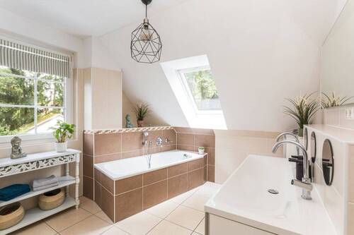 Wannenbad - 5 Zimmer Einfamilienhaus in Potsdam