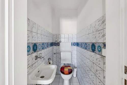 WC - 