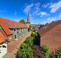 Geräumige Dachgeschosswohnung mit Kamin, Loggia und Stellplatz - Wedel