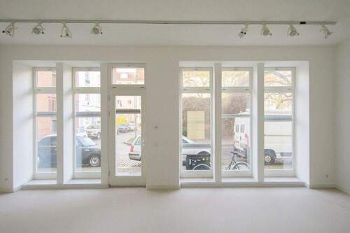 schaufenster - Wohnung und Laden mit großem Schaufenster am Koppenplatz