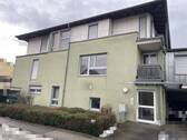 Hauseingang - 2 Zimmer Etagenwohnung zum Kaufen in Neuendettelsau