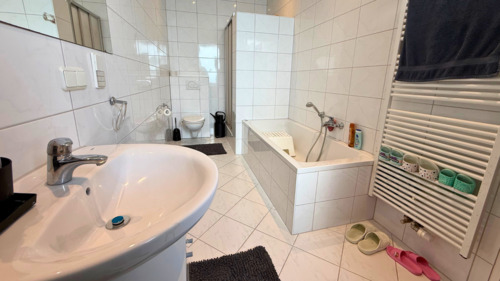 Wohnung - EG - Mehrfamilienhaus, Wohnhaus in Frankfurt am Main