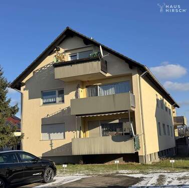 Vorderansicht - Niedernberg: Gut geschnittene 4-Zimmer-Wohnung mit Balkon und Nähe zum Main!