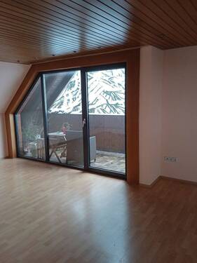 Wohnenraum und Balkon OG - 