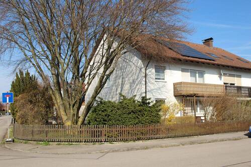 Hausansicht - 6 Zimmer Doppelhaushälfte zum Kaufen in Kleinaitingen