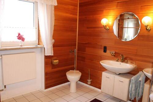 Badezimmer Erdgeschoss - 