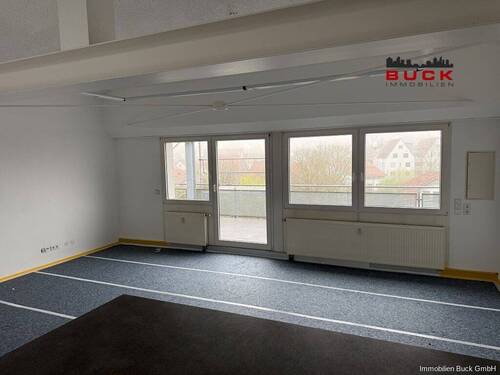 Blick ins Wohnzimmer - Etagenwohnung mit 140,00 m&sup2; in Gruibingen zur Miete