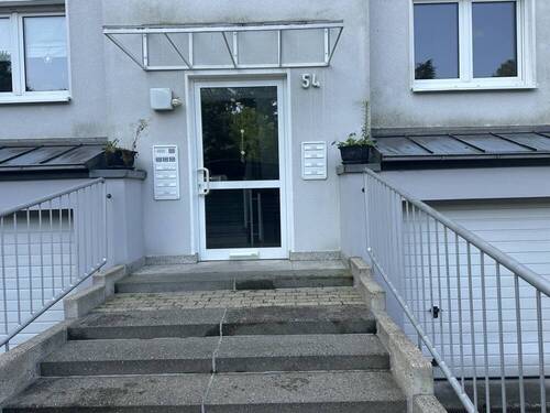 Eingangsbereich - Etagenwohnung mit 91,00 m&sup2; in Mülheim an der Ruhr zum Kaufen