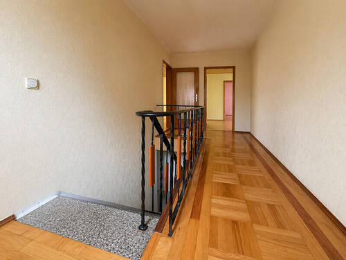 Treppenaufgang_bearbeitet - 