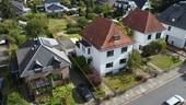 Drohne Vorne Oben - 1-2 Familienhaus mit sehr großem & ruhigen Grundstück in begehrter Top-Lage von Hemelingen