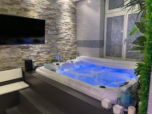 Whirlpool - Luxuriöser Wohntraum: Großzügige 6-Zimmer Wohnung