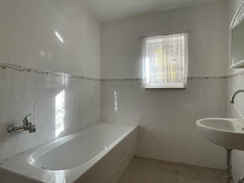 Tageslichtbad mit Wanne - 