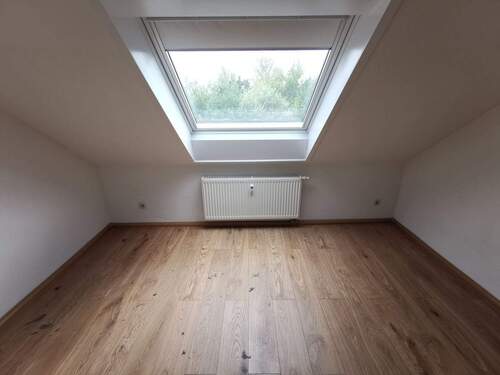 Schlafen - Etagenwohnung mit 33,00 m&sup2; in Neukieritzsch OT Lobstädt zur Miete