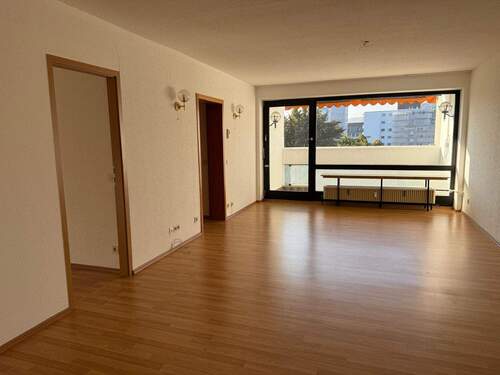 Wohn-Esszimmer - 3 Zimmer Etagenwohnung in Saarbrücken