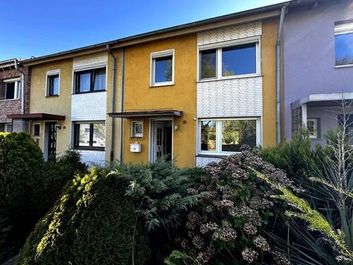 Frontansicht - Reihenmittelhaus in Gelsenkirchen-Heßler mit Entwicklungspotential!