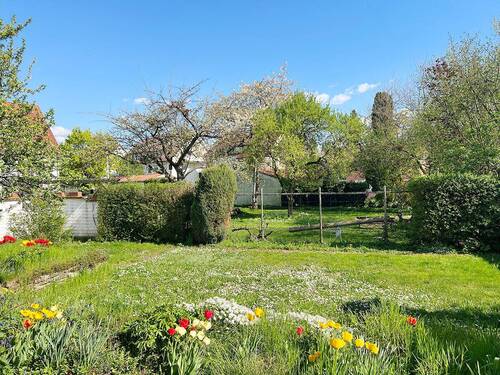 Blick in den Garten - 7 Zimmer Doppelhaushälfte in Stuttgart / Möhringen