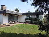 Bild 1 - Bungalow mit Einliegerwohnung in ruhiger Lage von Niederrodenbach zu verkaufen