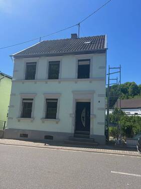 Bild 1 - Freistehendes kernsarniertes 1-2 Familienhaus in St. Wendel-OT zu verkaufen