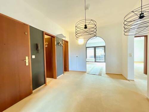 gelungene Aufteilung - 4 Zimmer Etagenwohnung zum Kaufen in Bodenheim