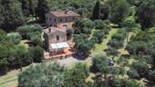 Bild 1 - Bauernhaus mit Nebengebäude, Oliven- und Obstbäume ganz in der Nähe von Volterra I Immobilie Toskana