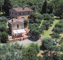 Bauernhaus mit Nebengebäude, Oliven- und Obstbäume ganz in der Nähe von Volterra I Immobilie Toskana