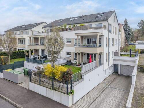 Voderansicht - 4 Zimmer Etagenwohnung zum Kaufen in Stuttgart / Hofen