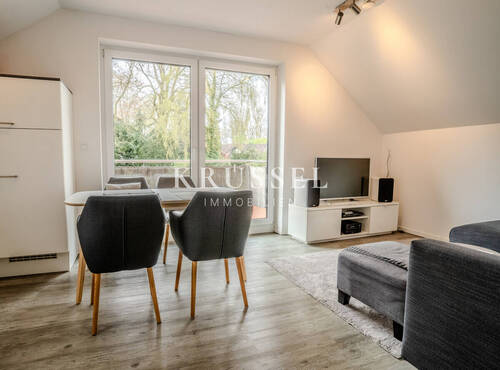 ... mit Zugang zum Balkon - 