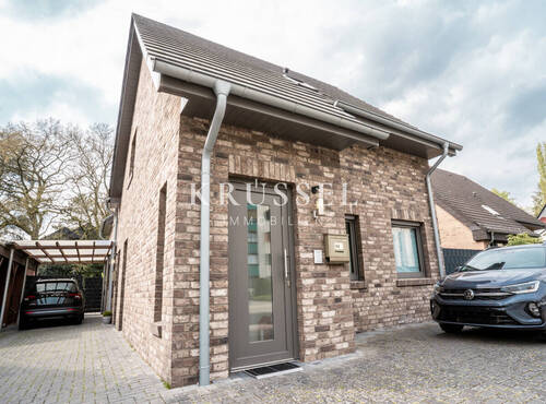 Dieses moderne Zweifamilienhaus verfügt über separate Eingänge ... - 6 Zimmer Mehrfamilienhaus, Wohnhaus zum Kaufen in Lingen / Altenlingen