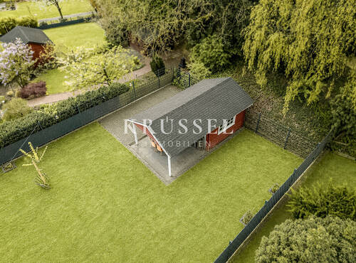 ... und einen großzügigen Garten ... - 