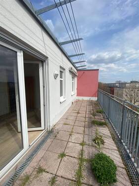 Terrasse vom WZ abgehend - 