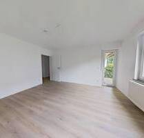 ERSTBEZUG NACH SANIERUNG: Lichtdurchflutete 3-Zimmer-Wohnung mit Terrasse - Bückeburg