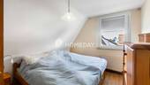 1. OG Schlafzimmer 1 - 