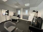 Büro 1 - 