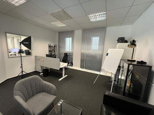 Büro 1 - 