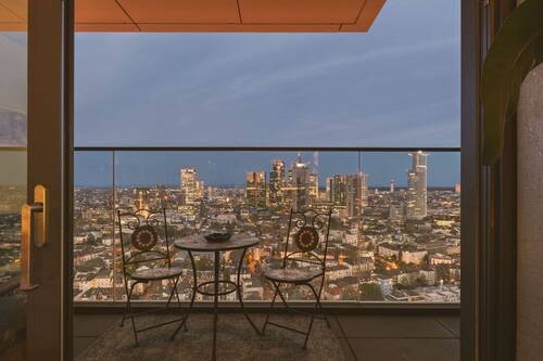 Balkon Abends - 2 Zimmer Etagenwohnung zum Kaufen in Frankfurt am Main