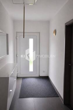 Eingangsbereich - 4 Zimmer Einfamilienhaus zum Kaufen in Frohburg