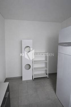 Hauswirtschaftsraum für Waschmaschine und Trockner - 
