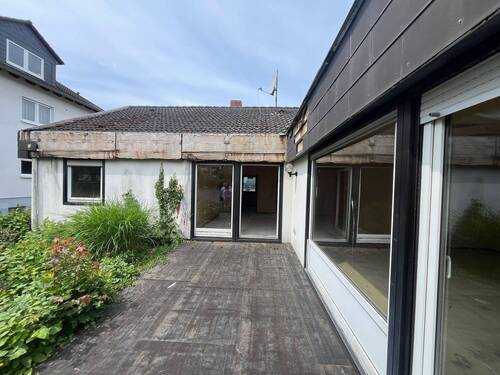 Terrasse _ unsaniert - Mehrfamilienhaus, Wohnhaus mit 179,00 m² in Hanau zum Kaufen