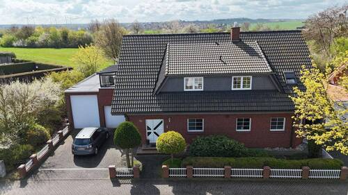 Drohnenbild - 6 Zimmer Mehrfamilienhaus, Wohnhaus zum Kaufen in Wolfsburg