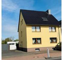 Wohnhaus mit Halle und Gartenareal in Euskirchen: Ideal für Eigennutzer & Anleger.