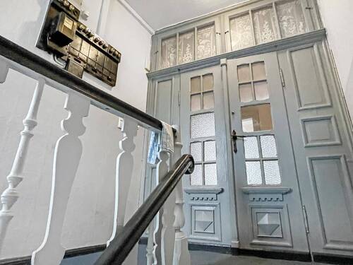 Flur - 1 Zimmer Mehrfamilienhaus, Wohnhaus zum Kaufen in Rosenthal am Rennsteig