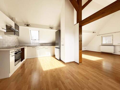 Einbauküche im Dachgeschoss - 