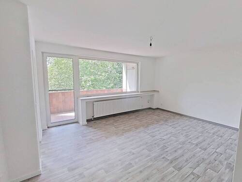 Ansicht I: Wohn- und Esszimmer - Große 3-Zimmer-Wohnung mit sonnigem BALKON und durchdachtem Grundriss in Duisburg-Neumühl
