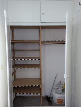 Flur Wandschrank offen.jpg - 