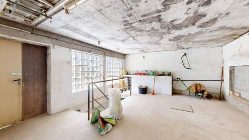 Raum hinter Doppelgarage - 