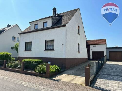 02 Vorderseite - KI bearbeitet - 6 Zimmer Einfamilienhaus zum Kaufen in Limburg
