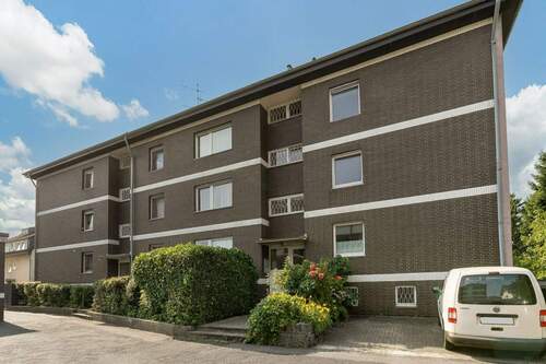 Außenansicht - Schöne gut geschnittene 3-Zimmer Wohnung mit Balkon zum selbst gestalten
