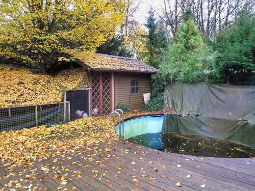 Pool und Hühnerstall - 