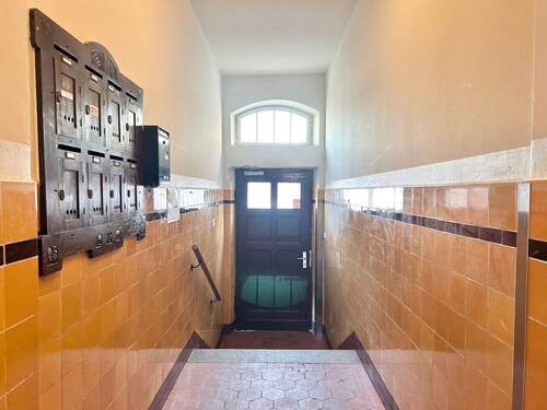 Hausflur - 4 Zimmer Etagenwohnung in Nürnberg